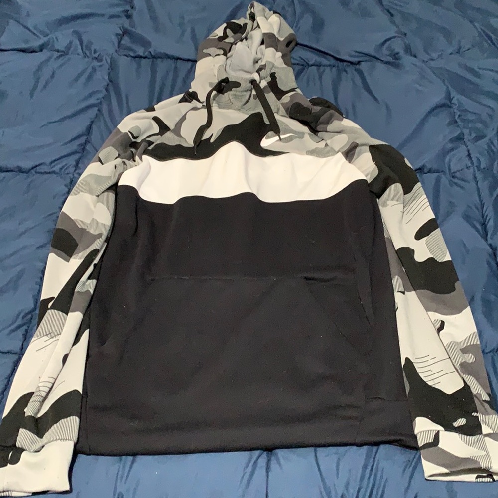 Nike Dri-fit hoodie Medium